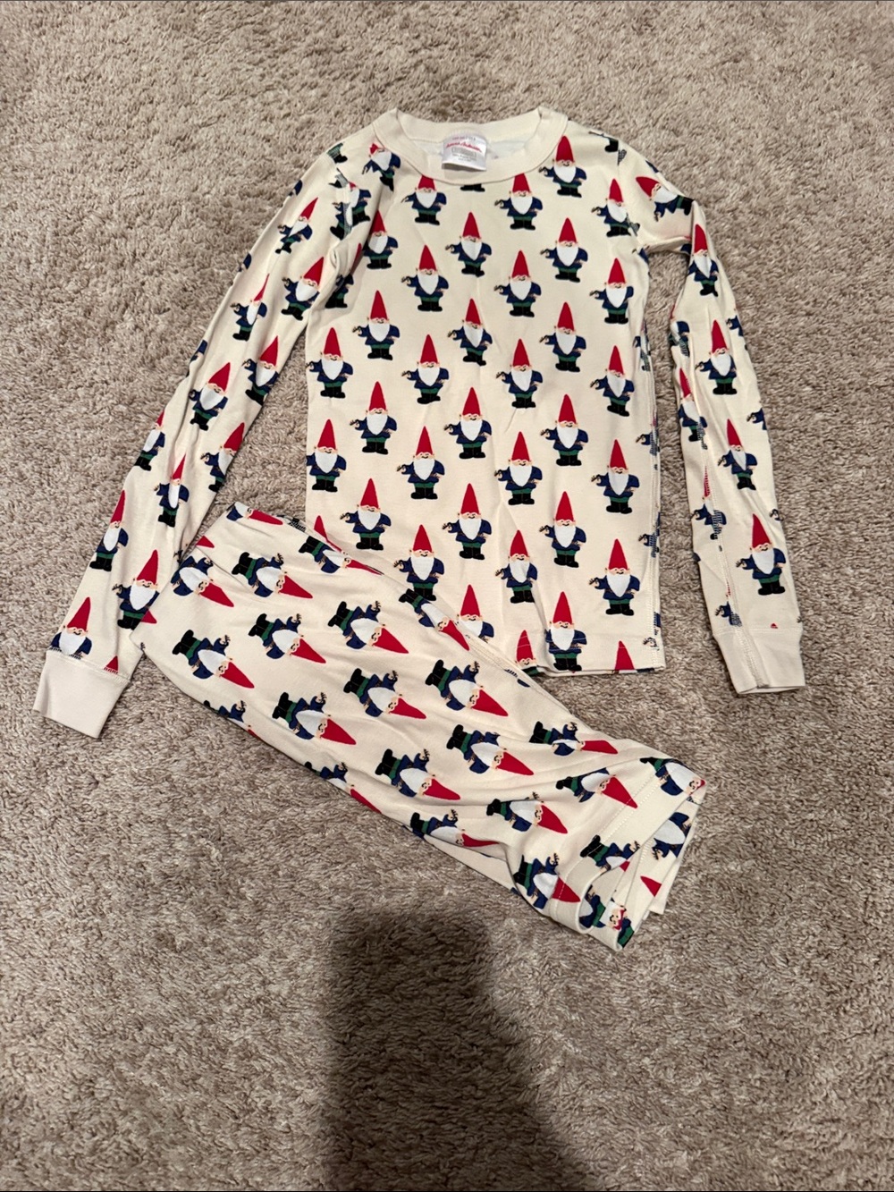 Hanna Andersson Cream Gnome Print Pajama Set with Red Hats